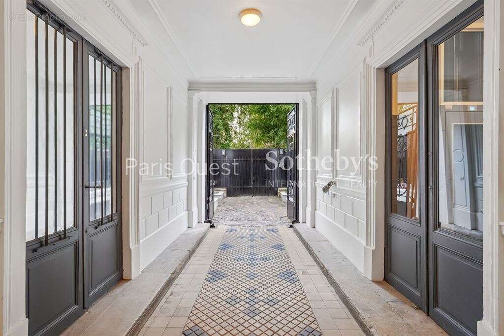 Appartement à NEUILLY-SUR-SEINE