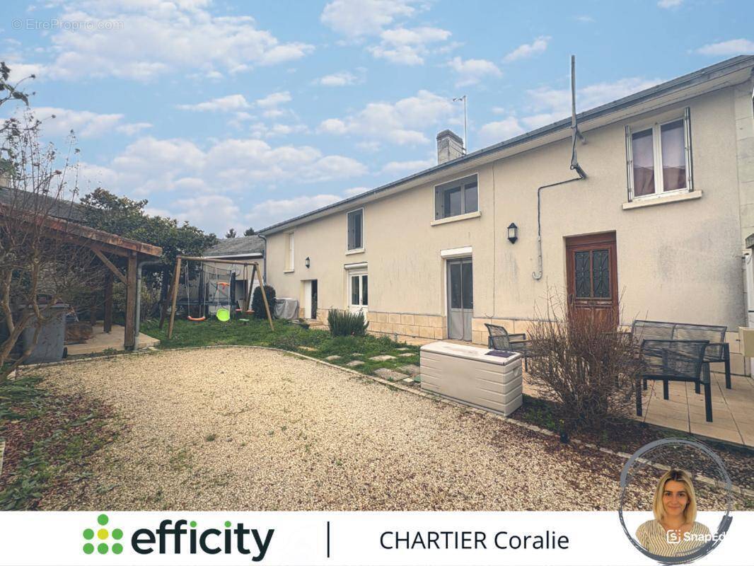 Maison à LA ROCHE-RIGAULT