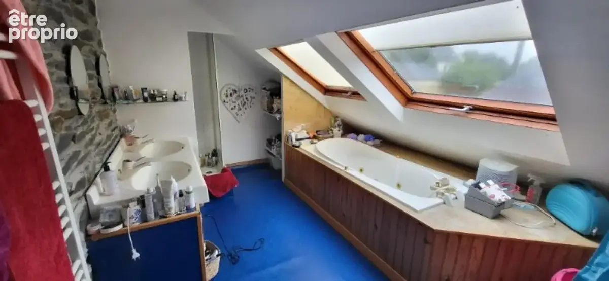 Maison 5 chambres + 3 locations type T2 - photo 9