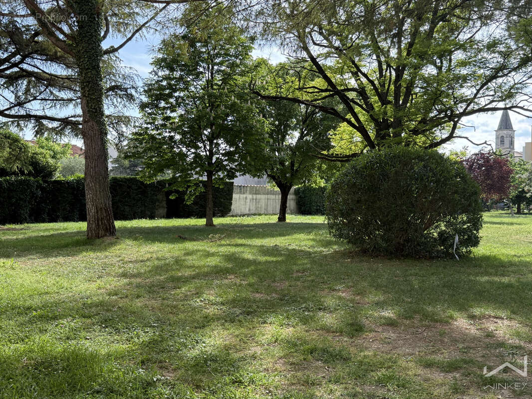 Appartement à PIERRELATTE