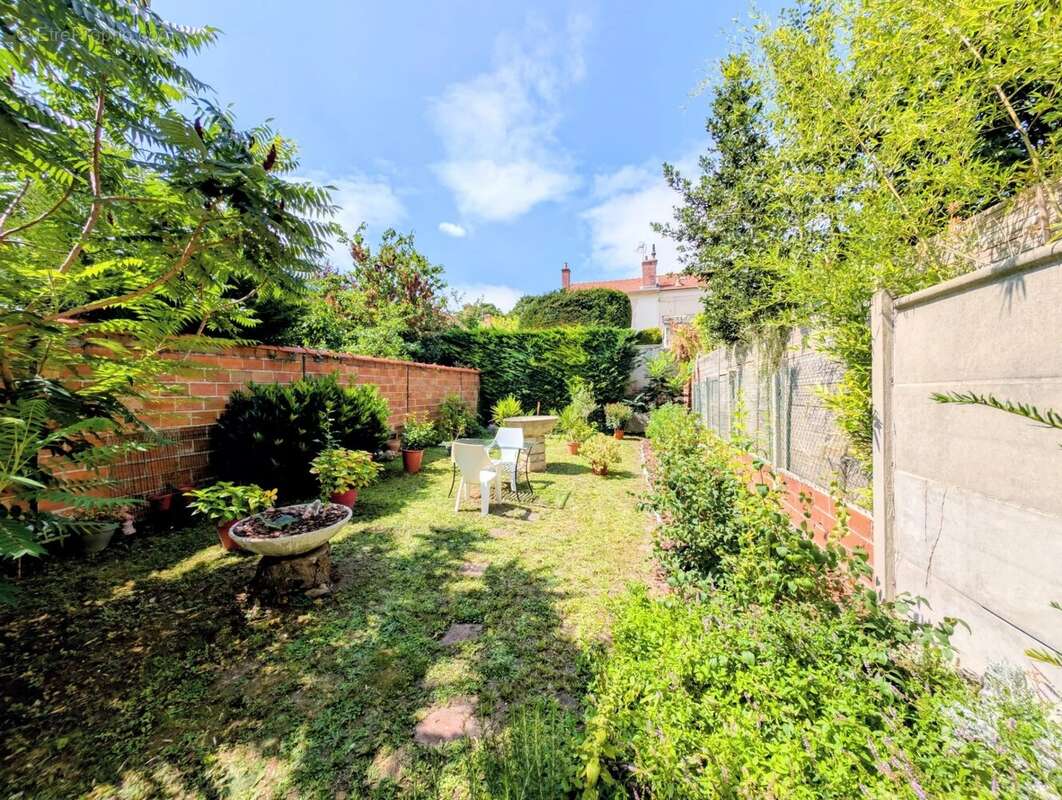 Ref 2152 - Maison 5 pièces - Sous-sol aménagé - jardin et garage - photo 13