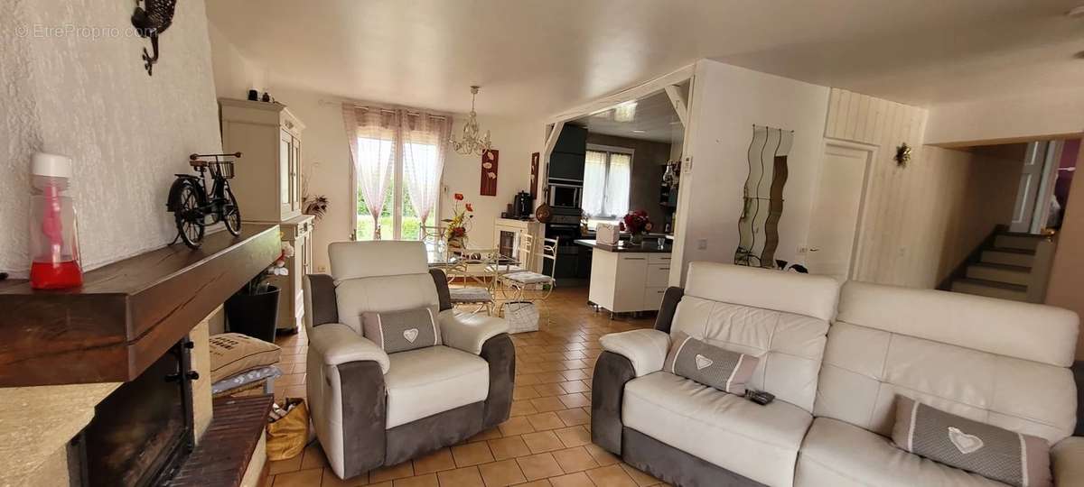 Maison à AIGUEFONDE