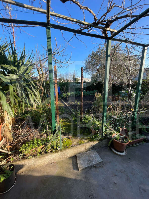 Maison à LABRUGUIERE