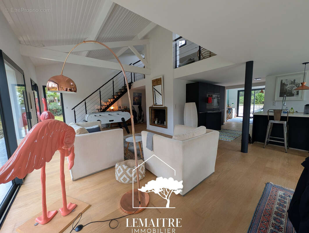 Maison à LES MATHES