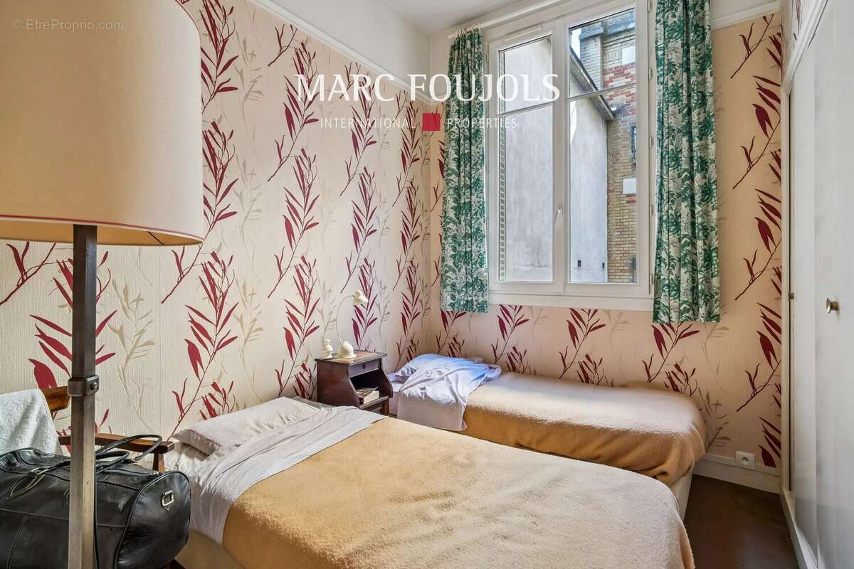 Appartement à NEUILLY-SUR-SEINE