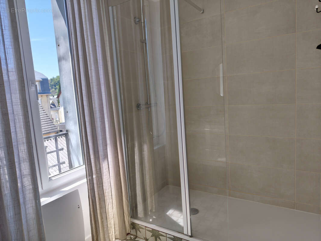 Splendide T2 de 49 m2 entièrement rénové et bien situé - photo 14
