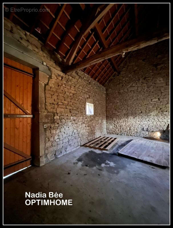 Maison à SAINT-PIERRE-BELLEVUE