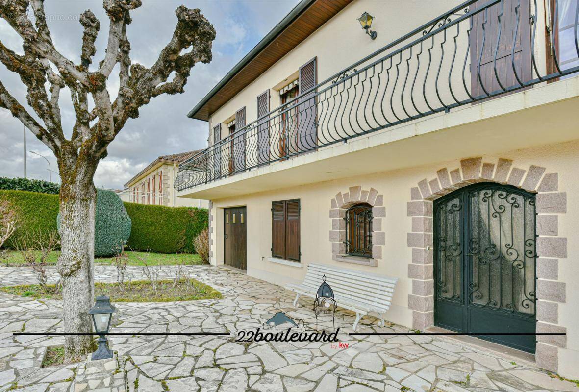 Maison à LE PALAIS-SUR-VIENNE