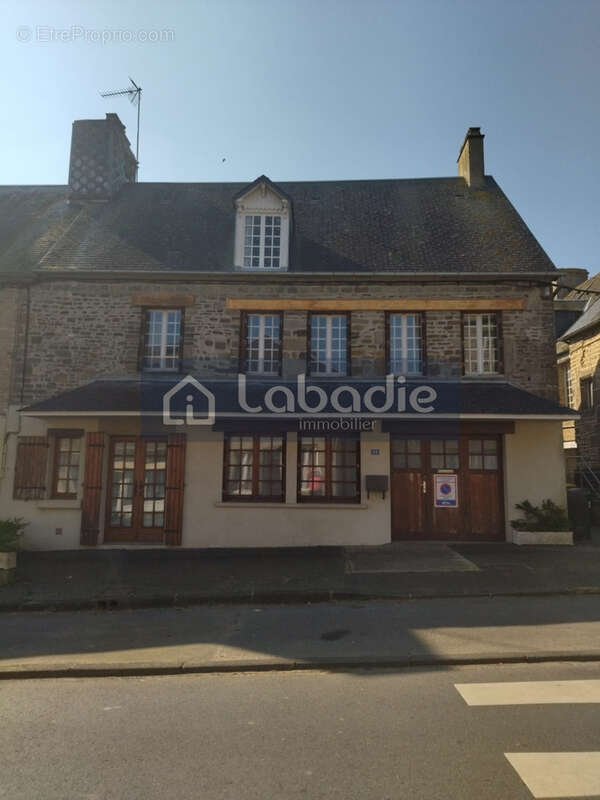 Maison à TESSY-SUR-VIRE