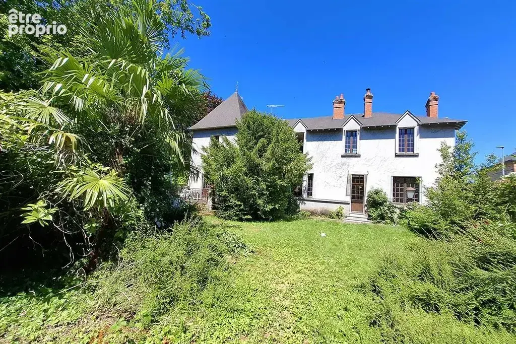 Meung-sur-Loire - 45130 - Hyper centre - 222 M² - 9 pièces - 6 chambres - 1 garage + grange - jardin - photo 3