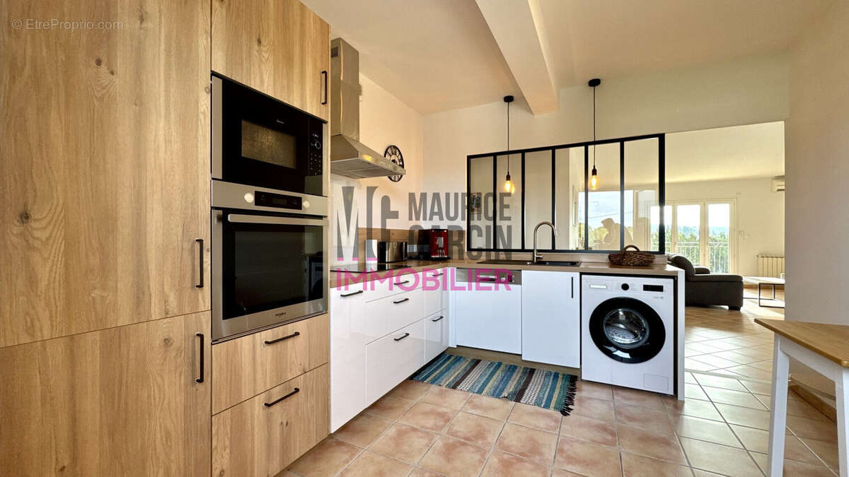 Appartement à PERNES-LES-FONTAINES