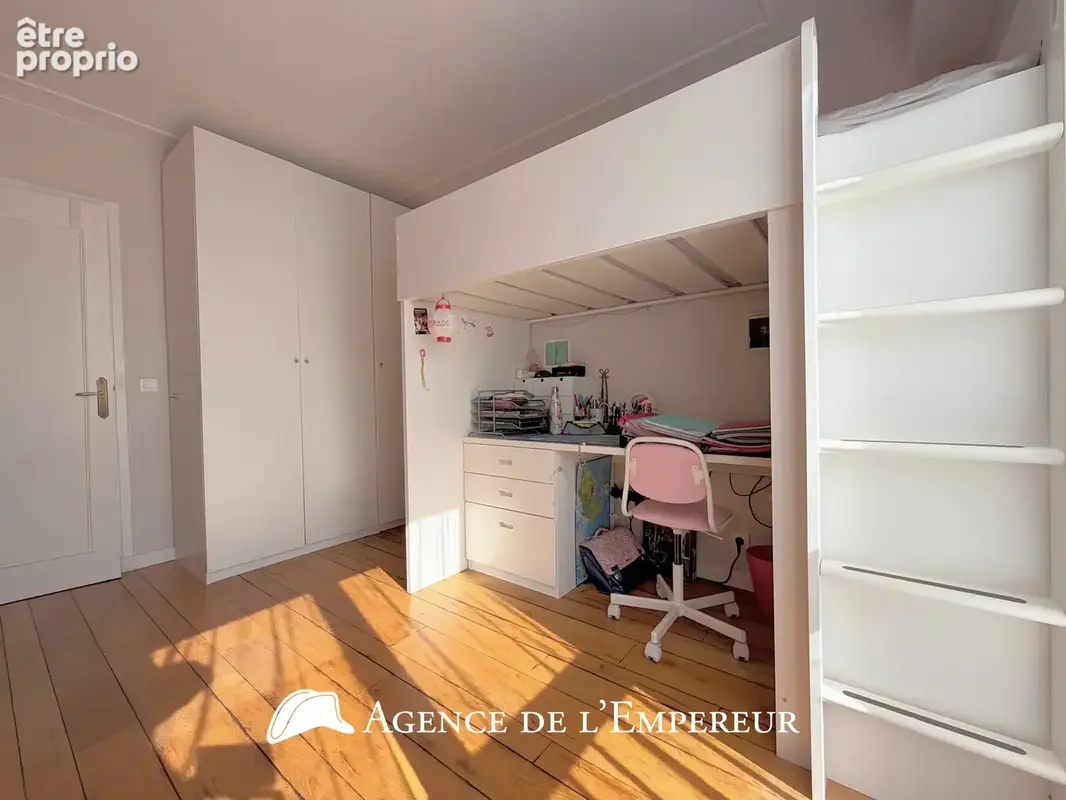 5 pièces, 101,3 m2, balcon, cave et parking. DPE C - photo 18
