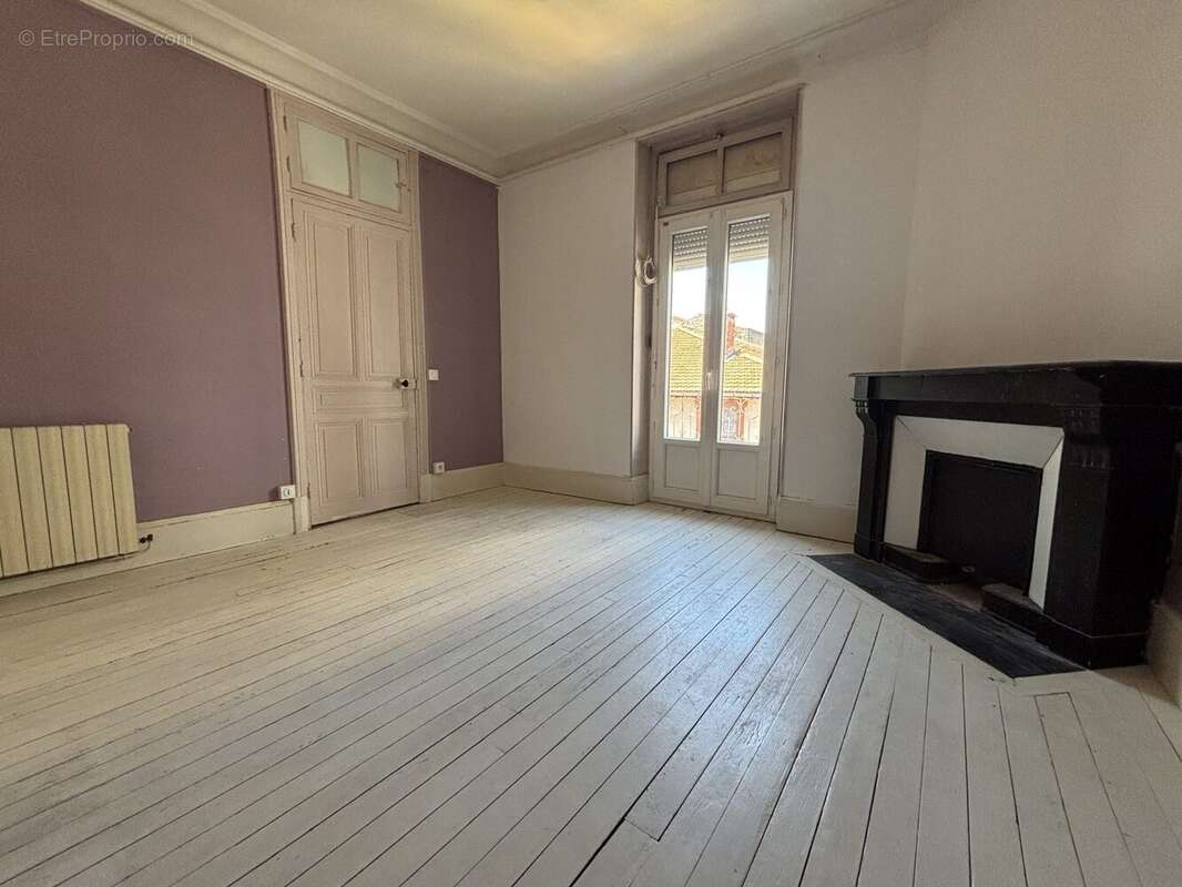 Appartement 320 m² à Romans-Sur-Isere  - photo 7