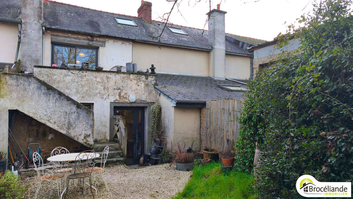 Maison à SAINT-GILLES
