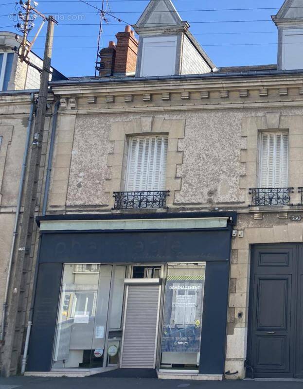 Commerce à FLEURY-LES-AUBRAIS