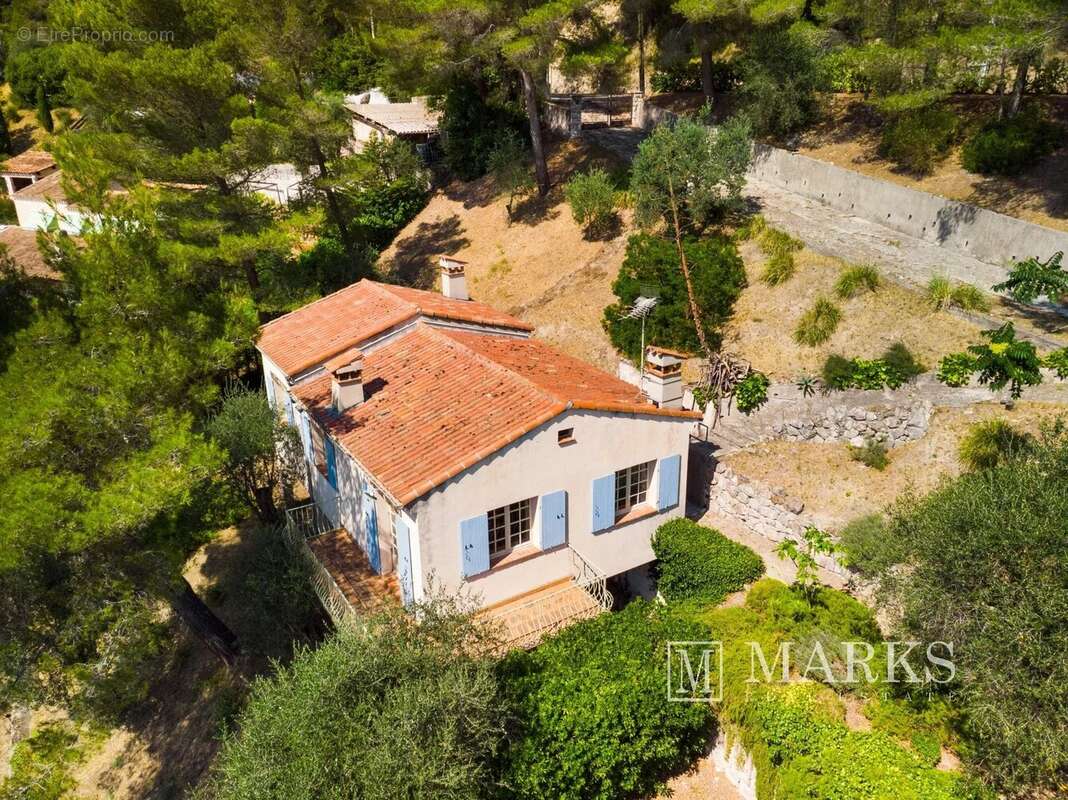 Maison à EZE