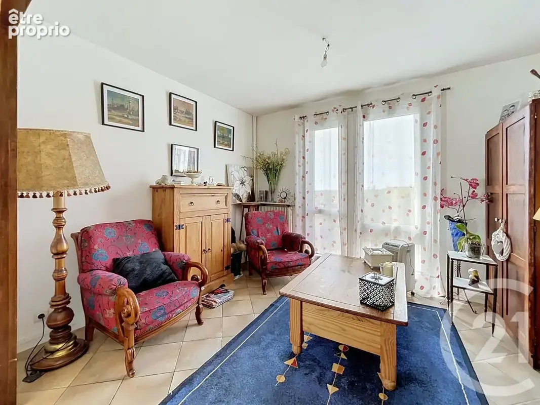 Appartement 4 pièces 70 m² à vendre à Romilly-Sur-Seine (10100) - photo 2