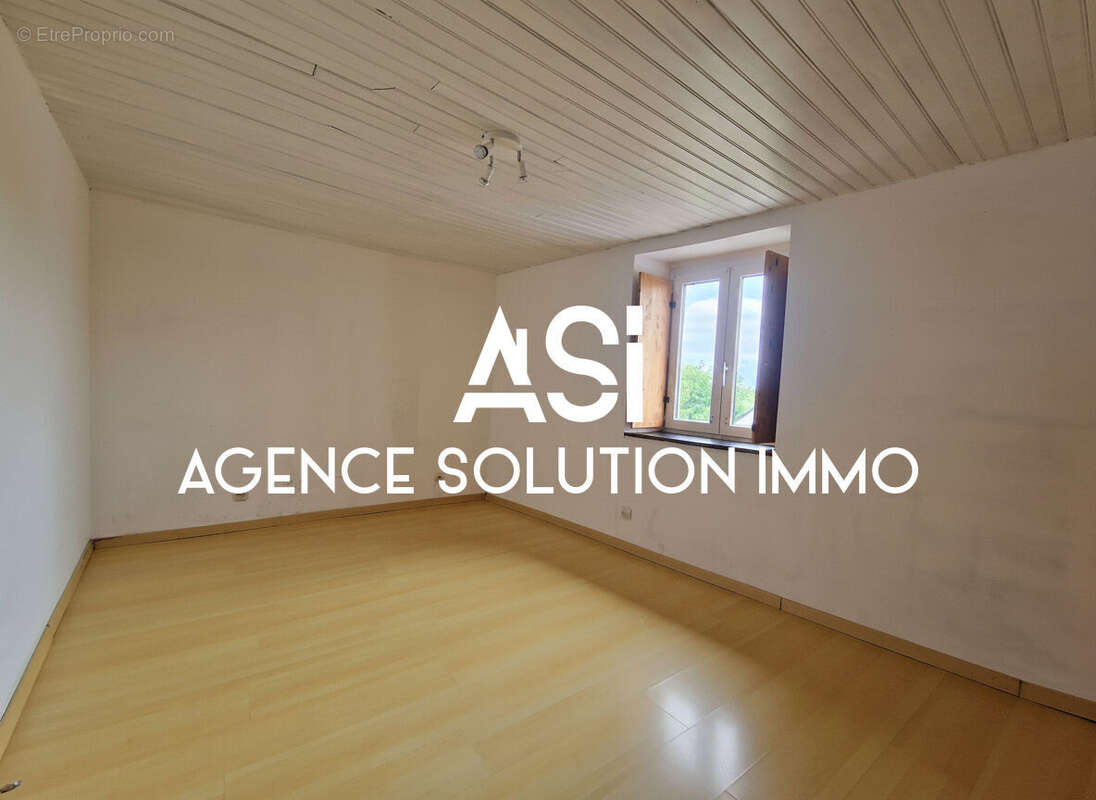 Maison Saint Sulpice 121 m²  - 3 chambres sur 1287 m² de terrain et 4 garages et car-port - photo 10