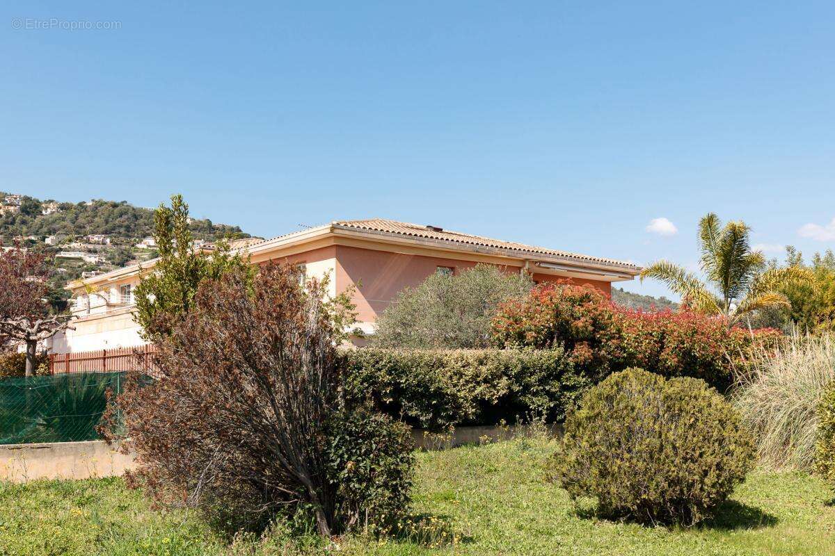 Appartement à MANDELIEU-LA-NAPOULE