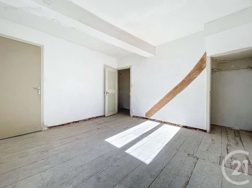 Maison à LATOUR-BAS-ELNE