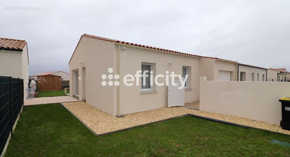 Maison à SEMUSSAC