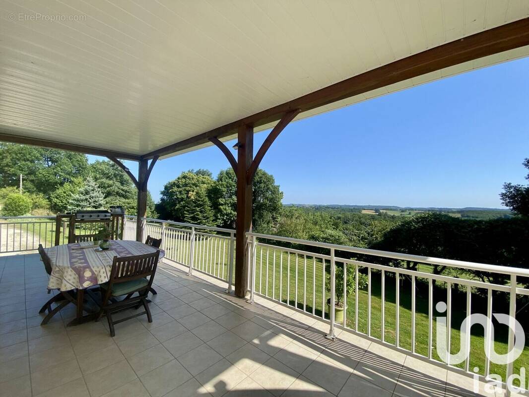 Photo 1 - Maison à JUILLAC