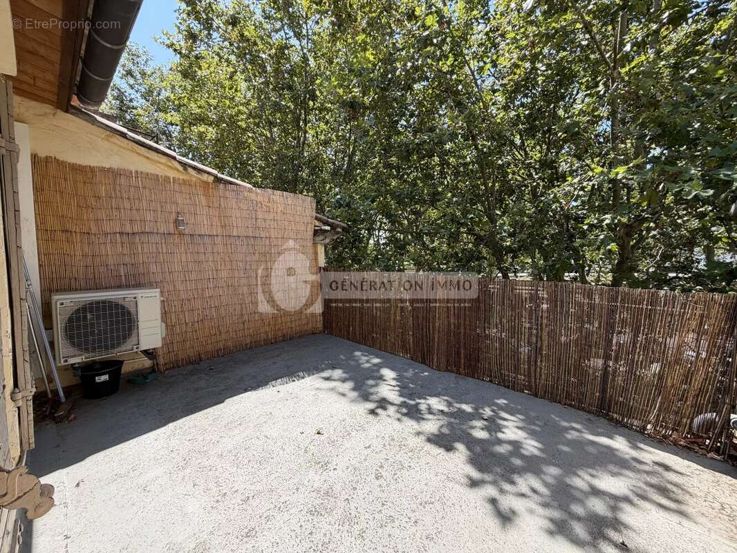 Maison de 67 m² avec terrasse sur ARLES - photo 10