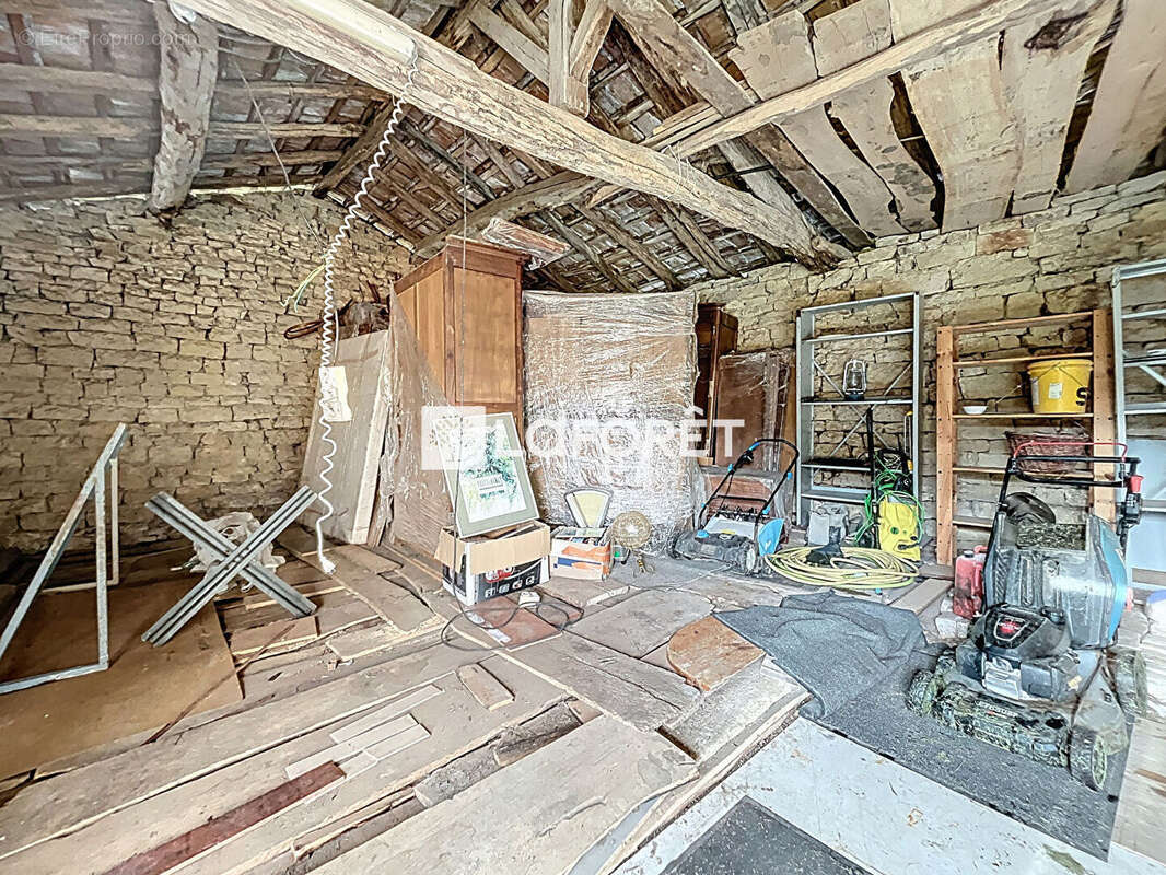 Maison à SAINT-JULIEN