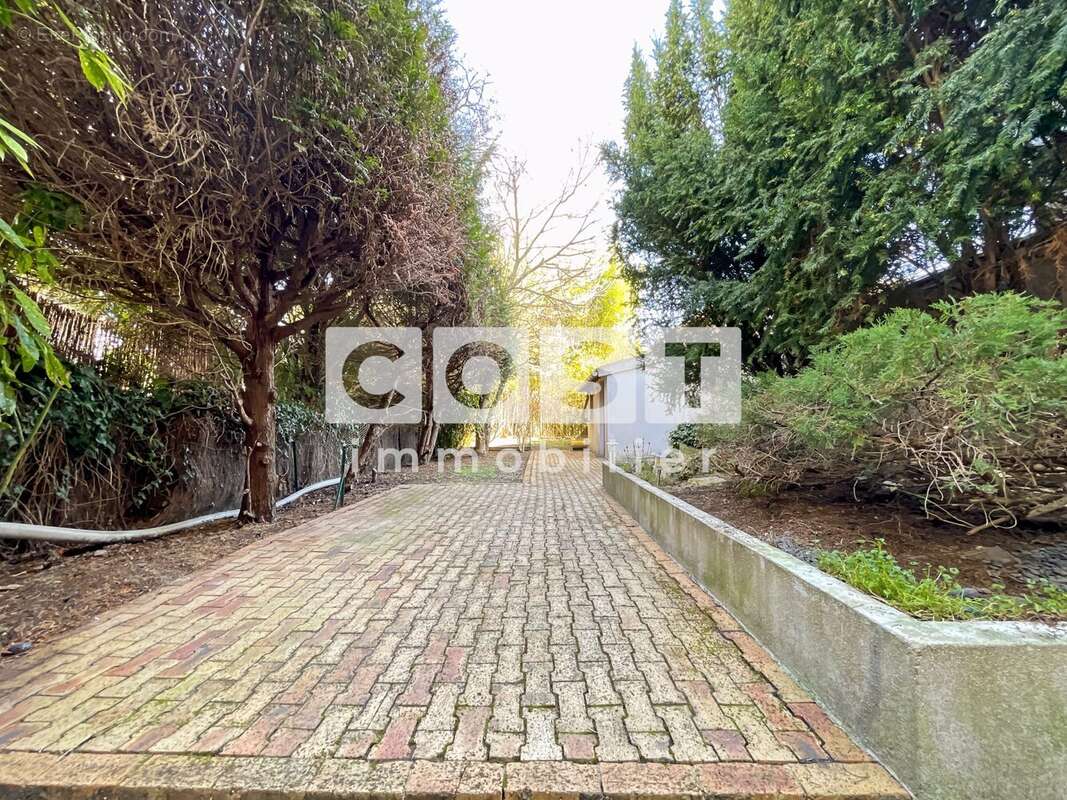 Maison à ASNIERES-SUR-SEINE