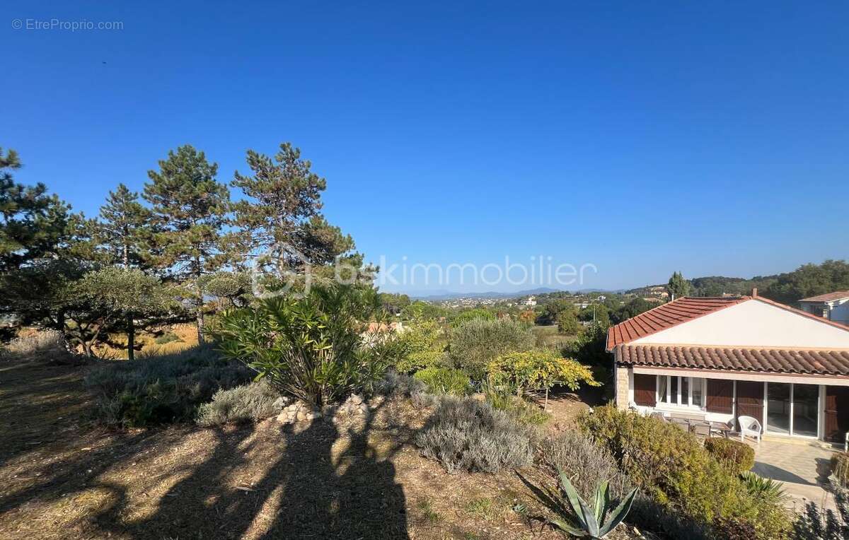 Maison à SAINT-HILAIRE-DE-BRETHMAS