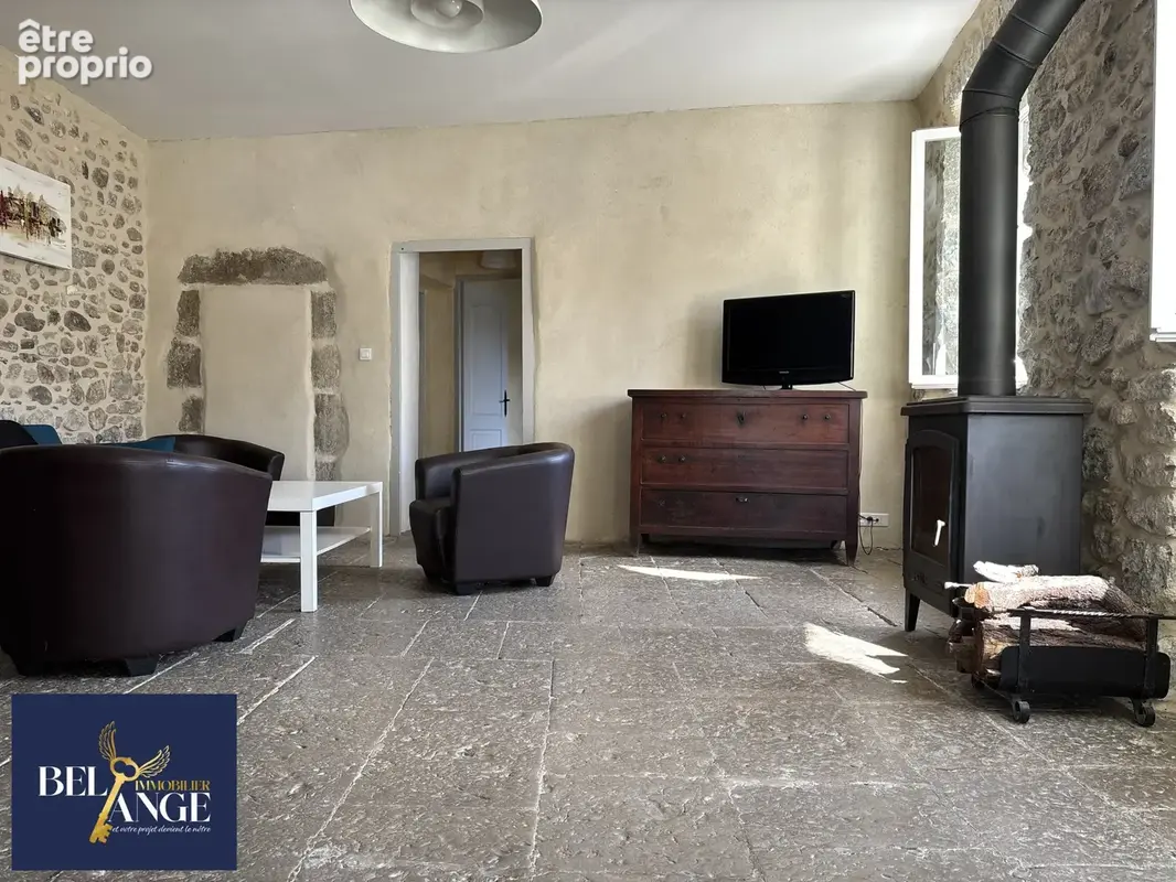 Maison en pierre pleine de charme avec cour intérieure et terrain - photo 9