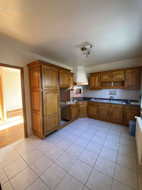 Appartement t4 dans maison proches commodités - 74240 gaillard - photo 4