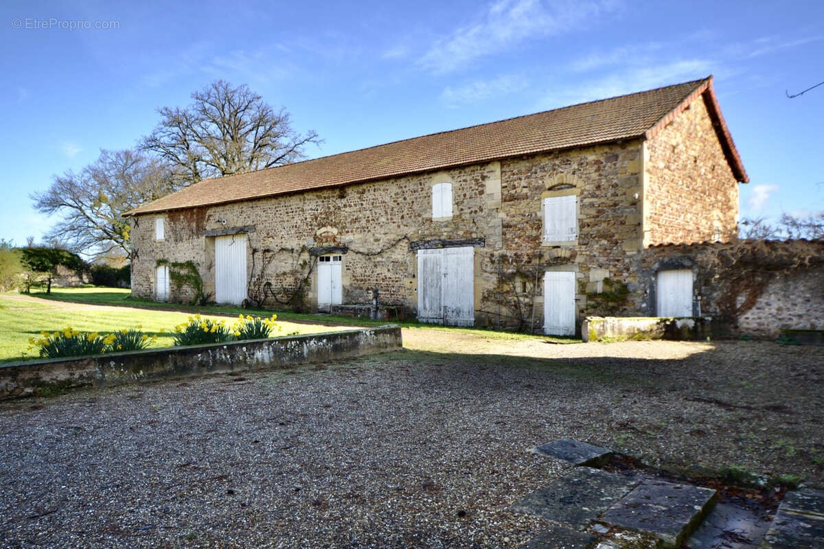 Maison à LA CLAYETTE