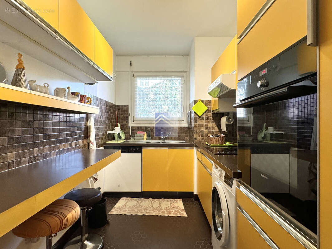 Appartement à COURBEVOIE