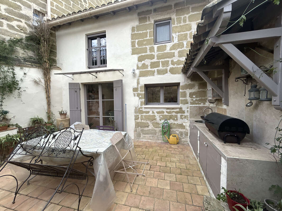 Maison à SAINT-QUENTIN-LA-POTERIE