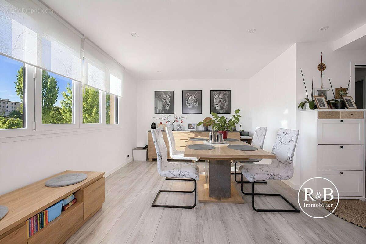 Appartement à LES CLAYES-SOUS-BOIS