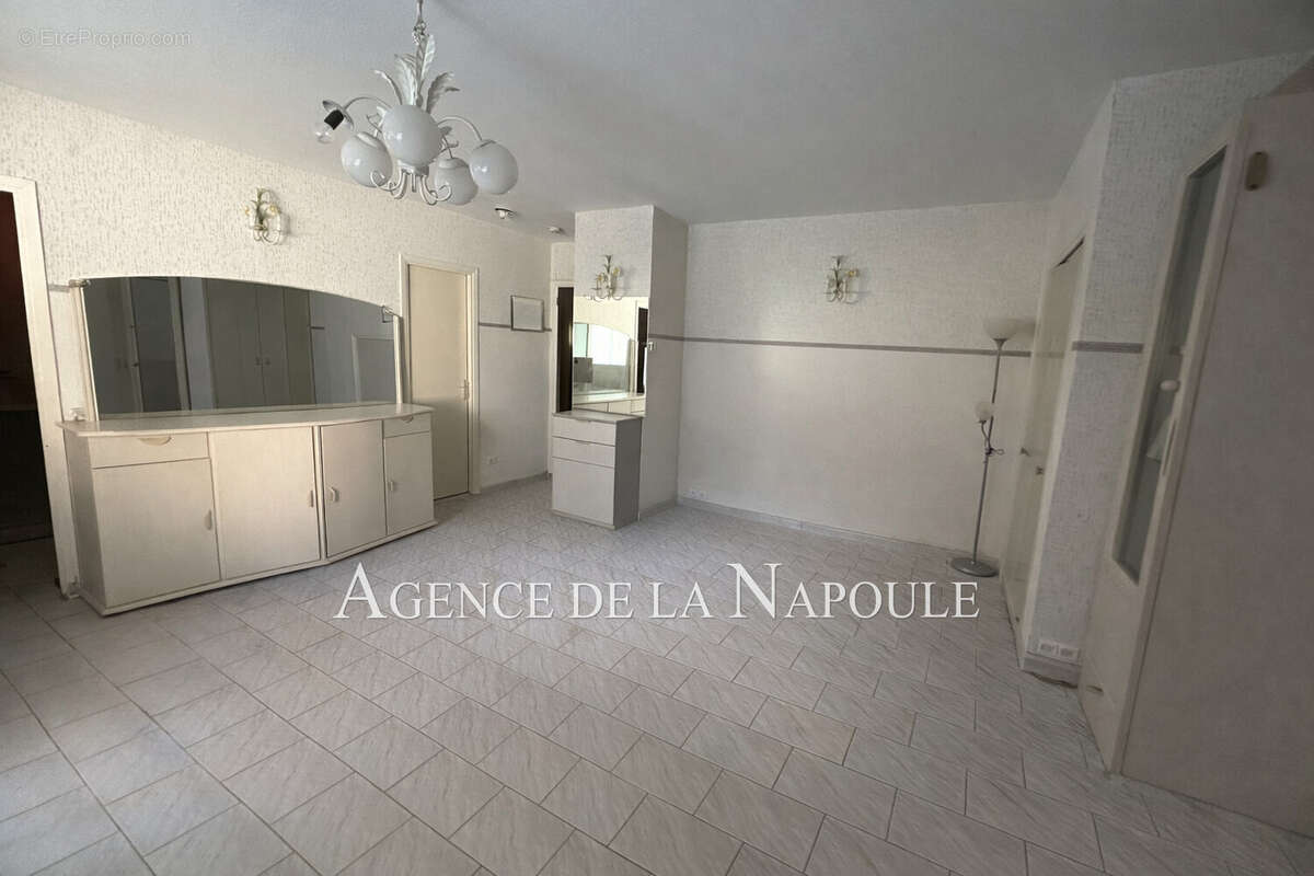 Appartement à MANDELIEU-LA-NAPOULE