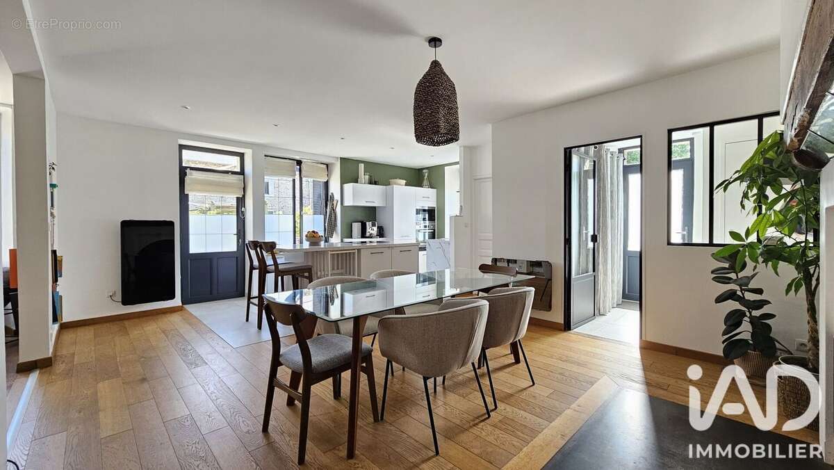 Maison 145 m² à Saint-Medard-Sur-Ille  - photo 2
