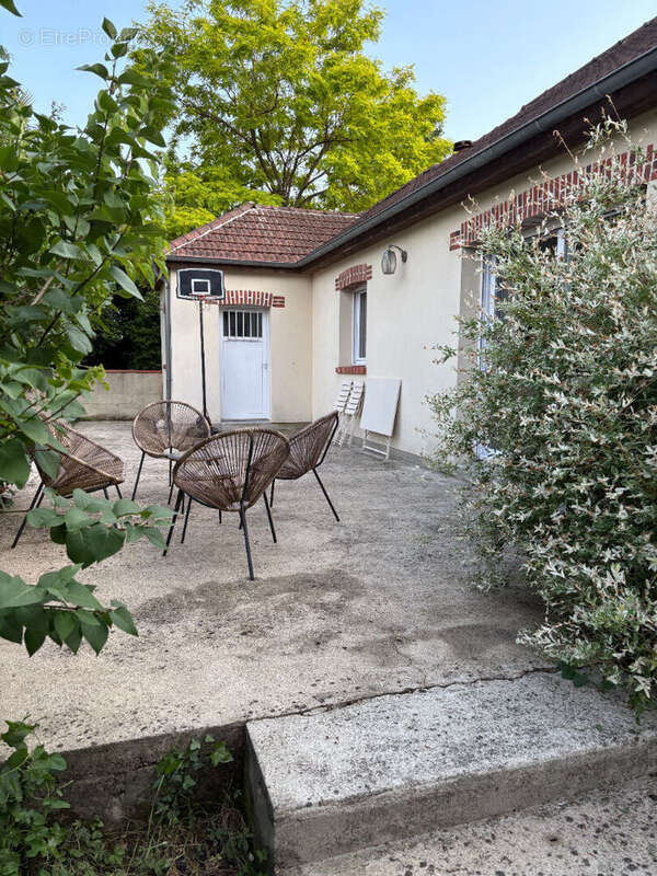 Maison à SAINT-JEAN-DE-LA-RUELLE