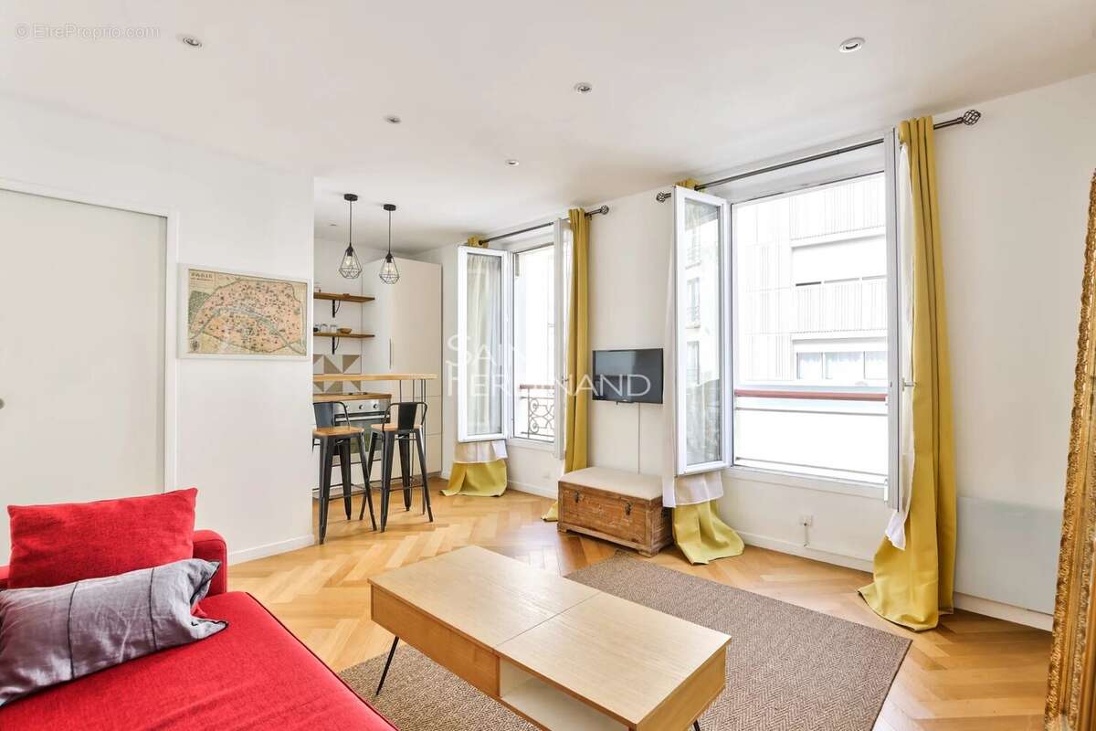 Appartement à PARIS-17E
