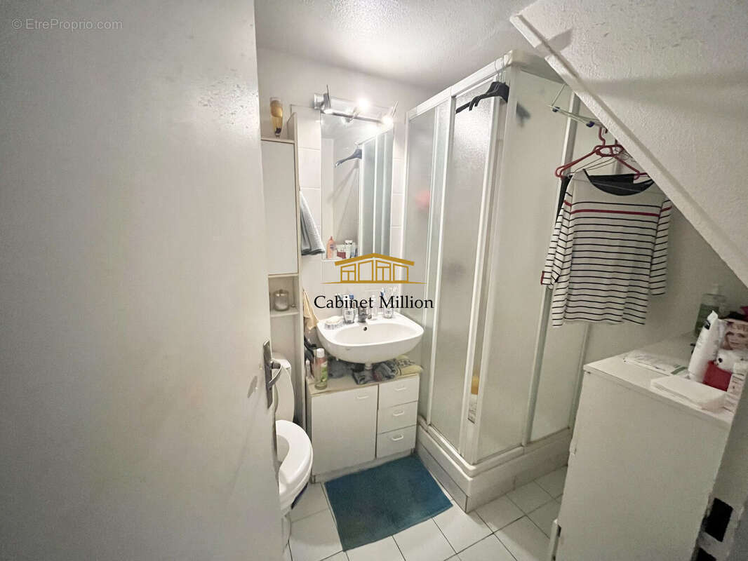 Maison à VIC-LA-GARDIOLE