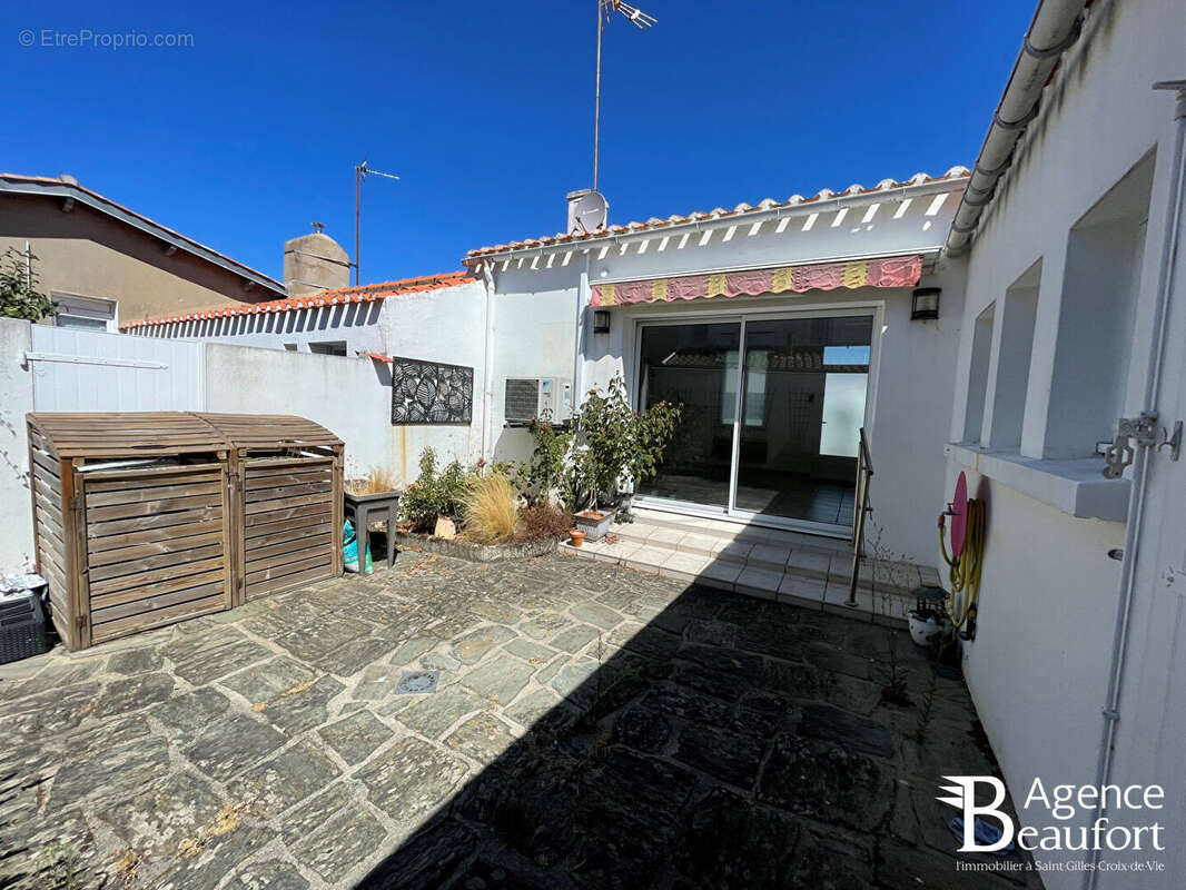 Maison  Saint Gilles Croix De Vie - Avec garage privé. - photo 8