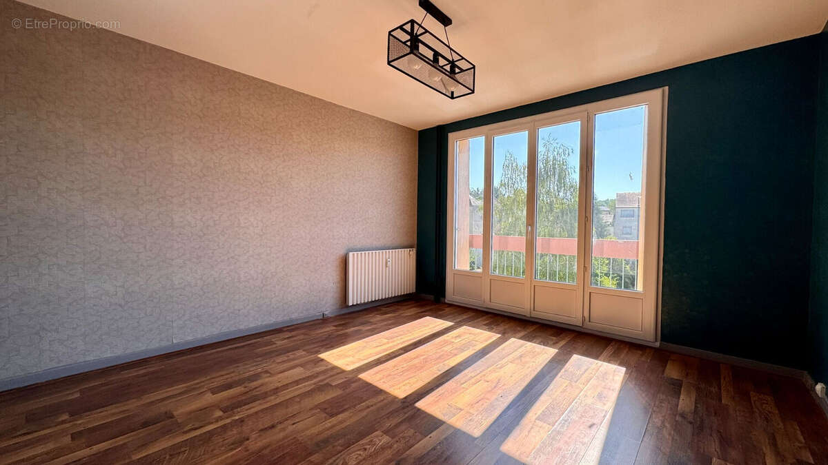 Appartement Montlucon 4 pièce(s) 101 m2 - photo 4