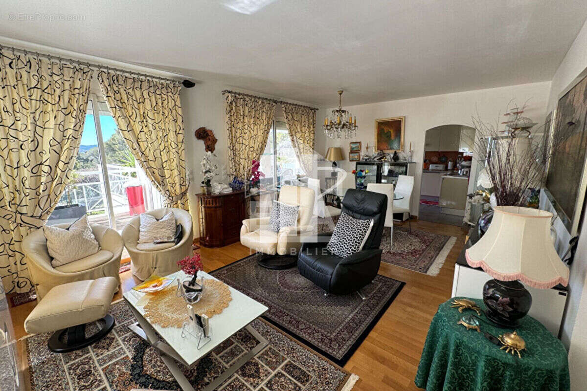 Appartement à SAINT-RAPHAEL