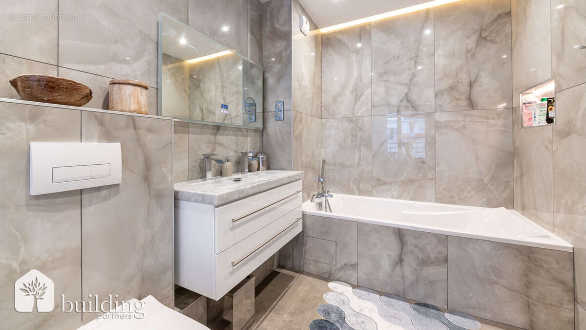 Appartement à LEVALLOIS-PERRET
