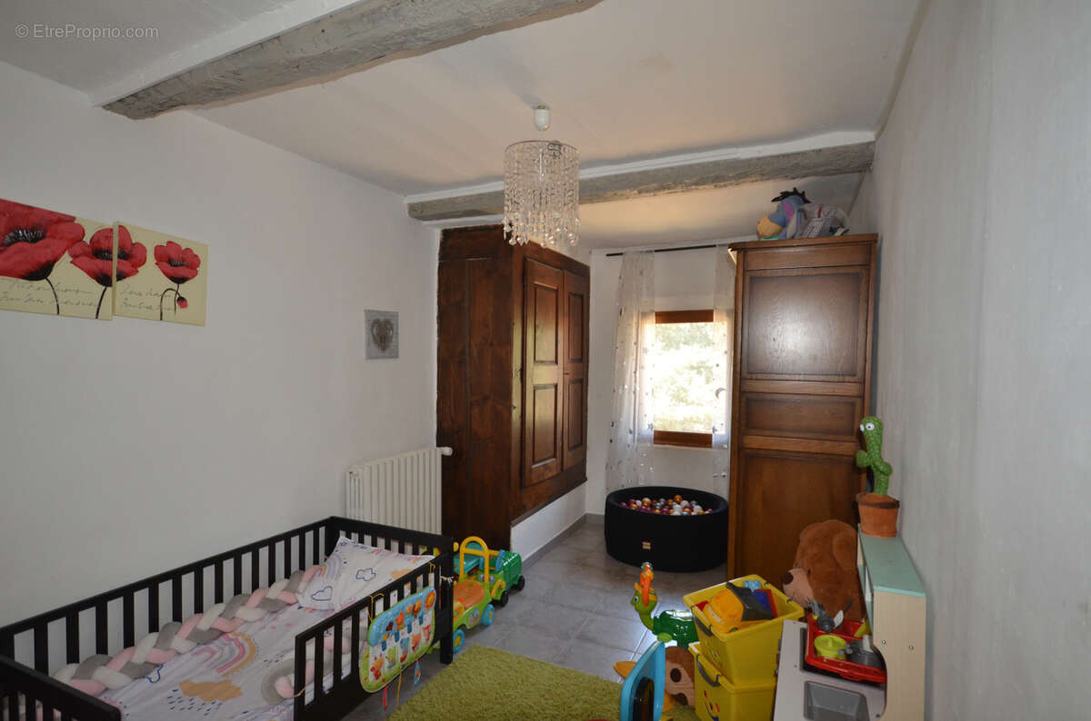 Maison à AUPS