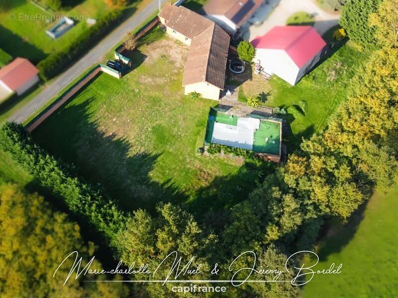 Maison à PONT-DE-VAUX