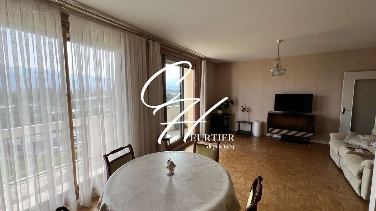 Appartement à SEYSSINET-PARISET