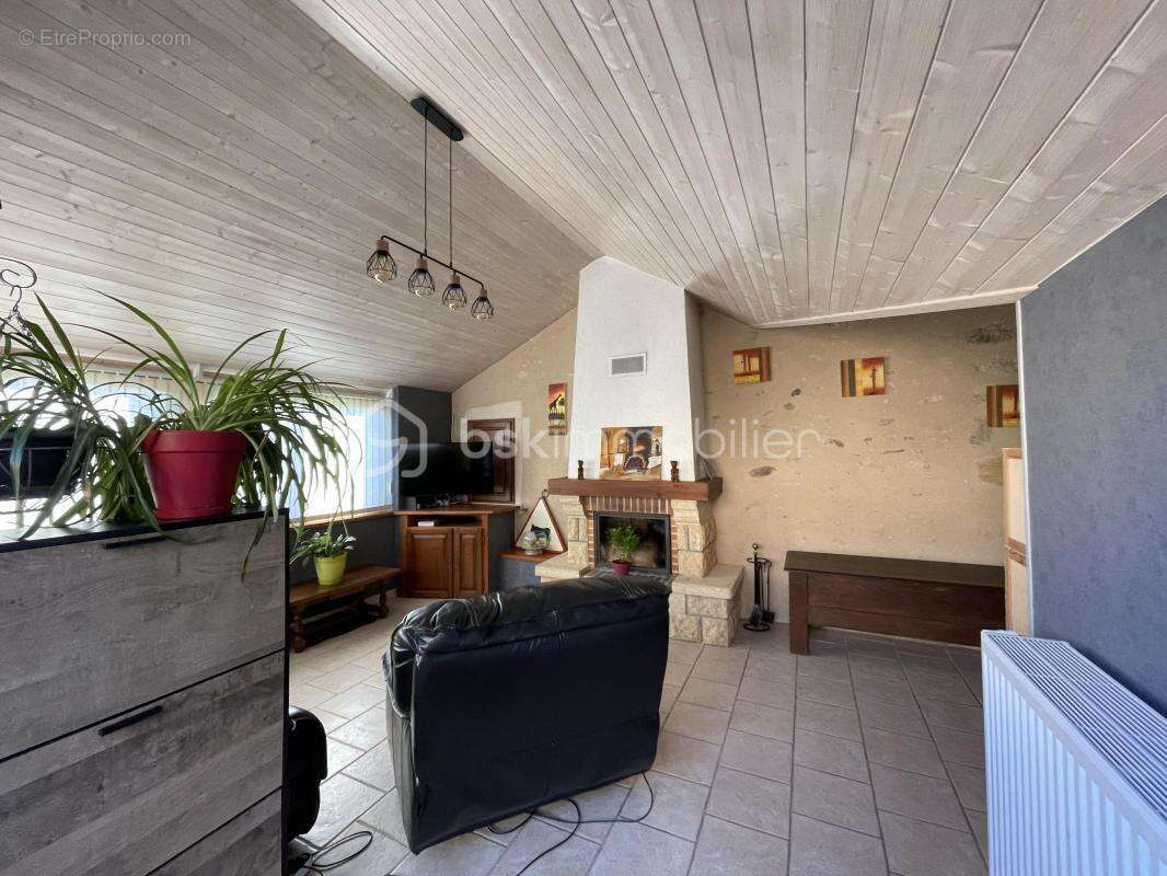 Maison à LA TRIMOUILLE
