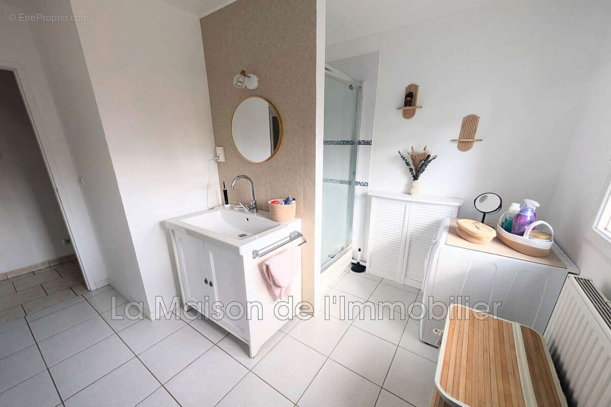 Maison à CRIQUEBEUF-SUR-SEINE